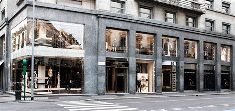 versace collection milano corso matteotti|Versace Collection apre a Milano .